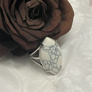 Howlite Anel