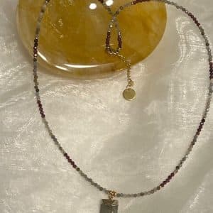 Labradorite e Granada Colar