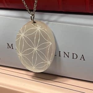 Selenite Pendente com Flor da Vida